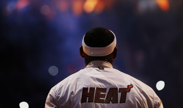 华体会集团-咪咕与CBA版权谈判陷入僵局，联赛价值在降温中迎来深度重估