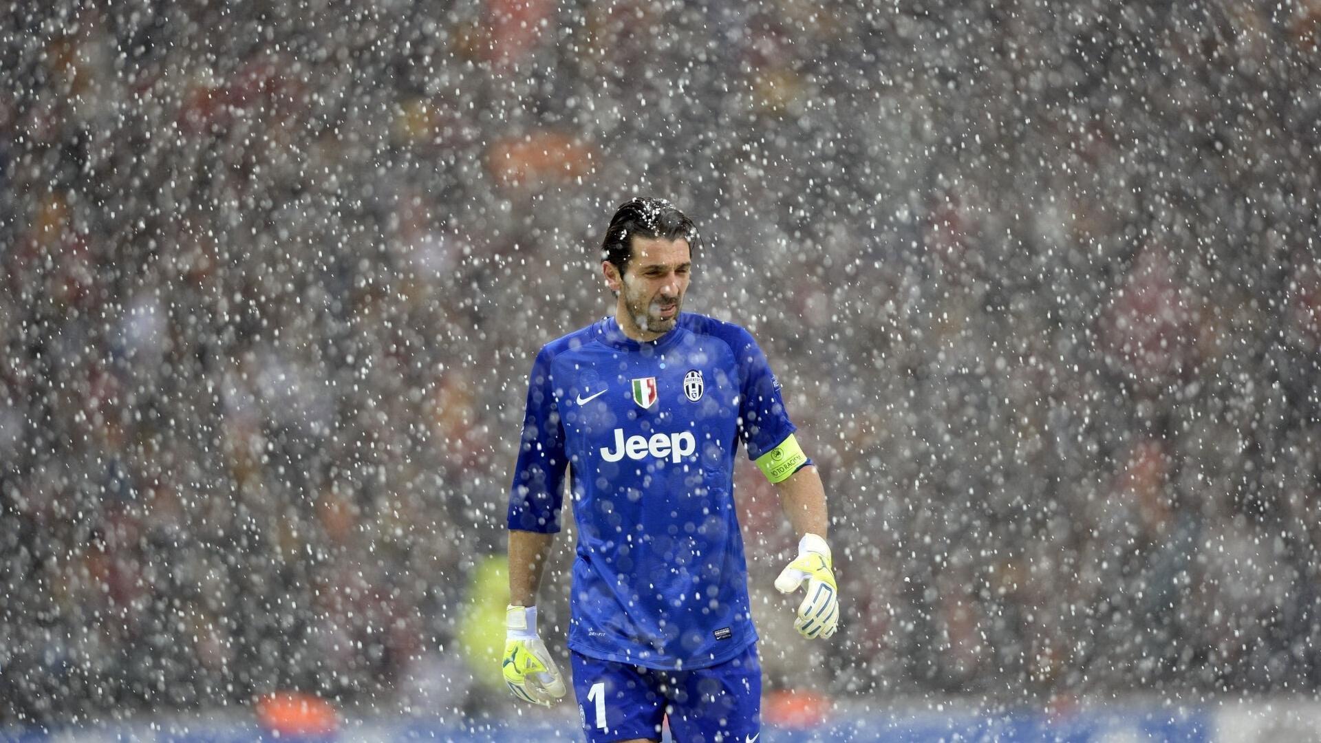 张玉宁出任国足新一届第一队长，领军开启新时代征程